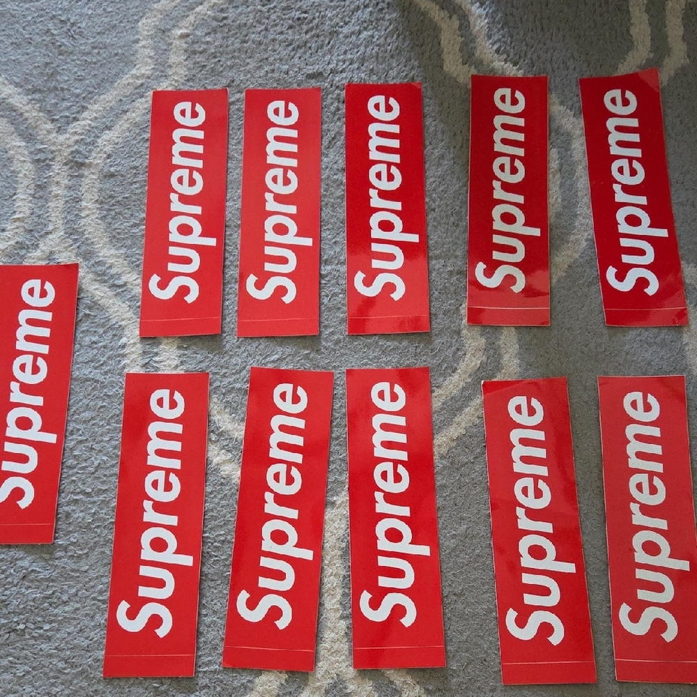 11 Supreme Red Decorative Stickers
